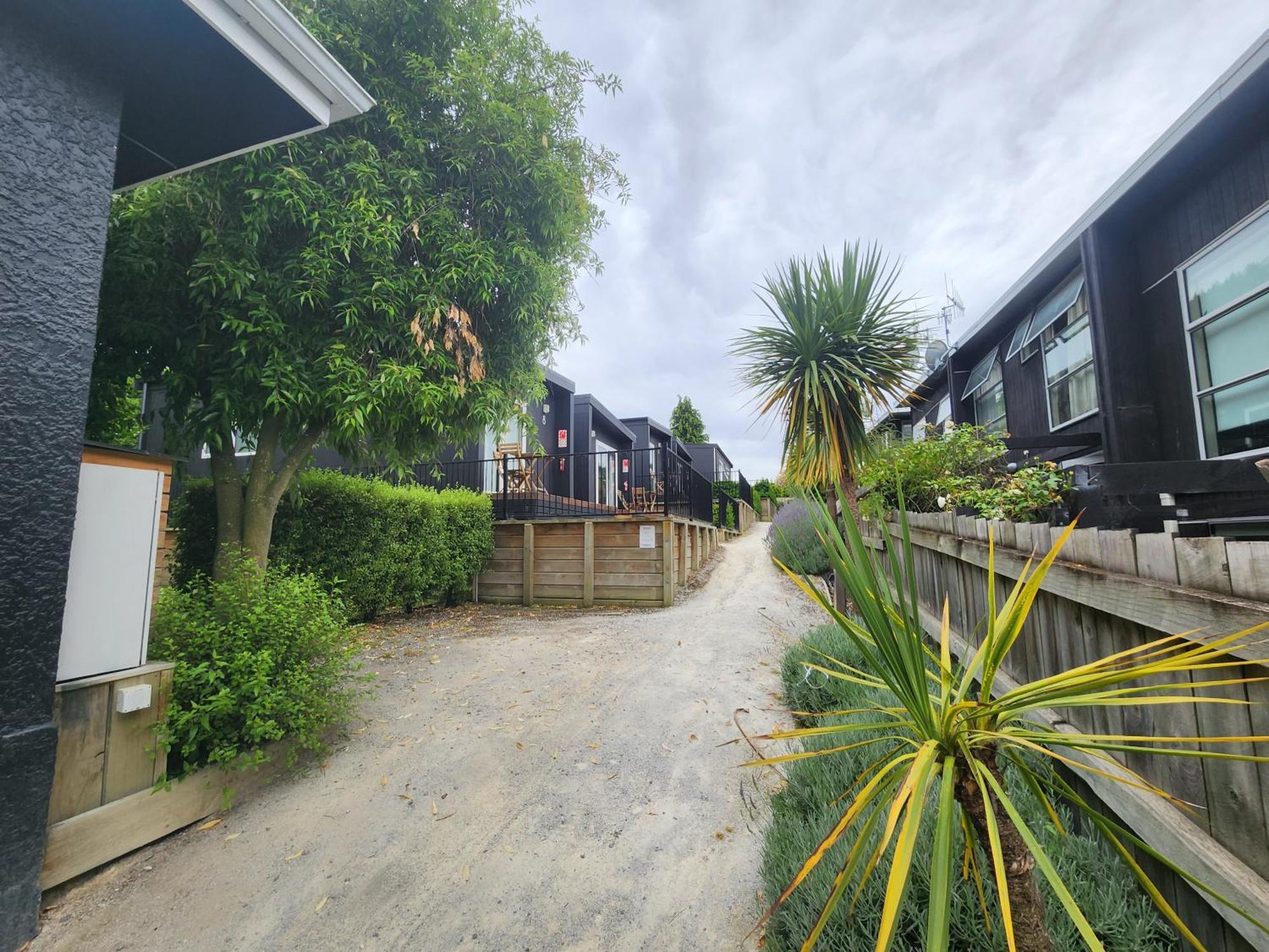 Pinewood Queenstown Extérieur photo