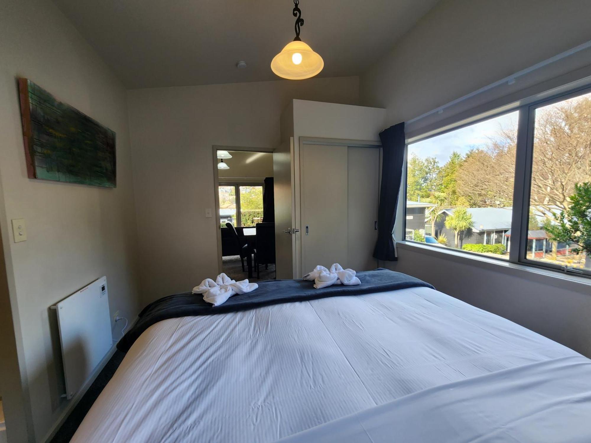 Pinewood Queenstown Extérieur photo