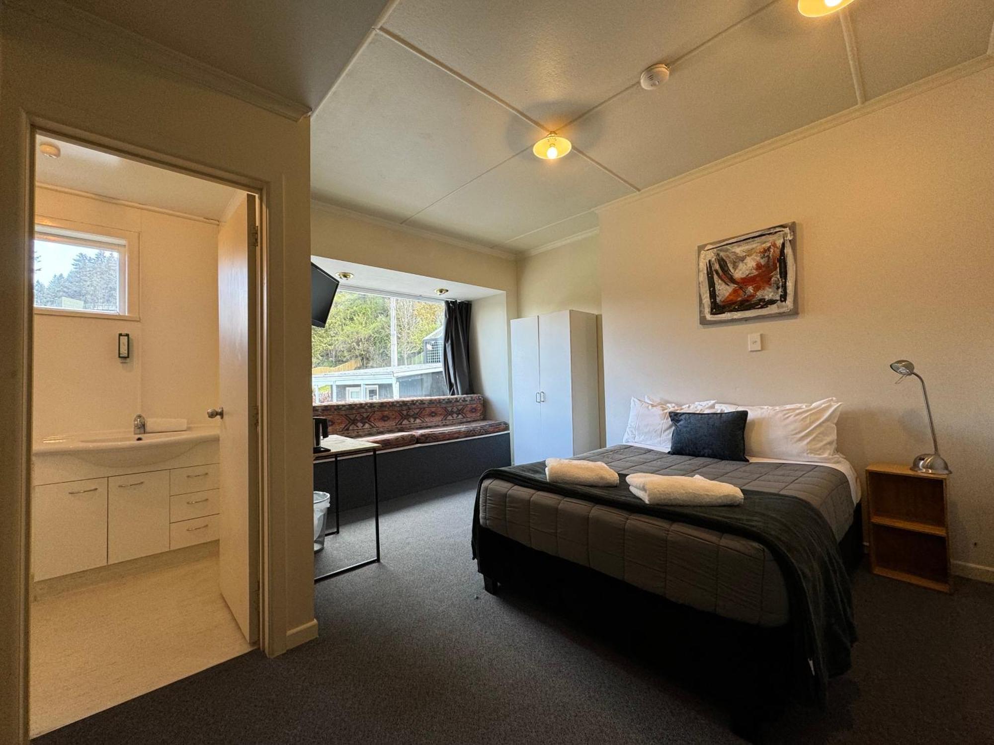 Pinewood Queenstown Extérieur photo