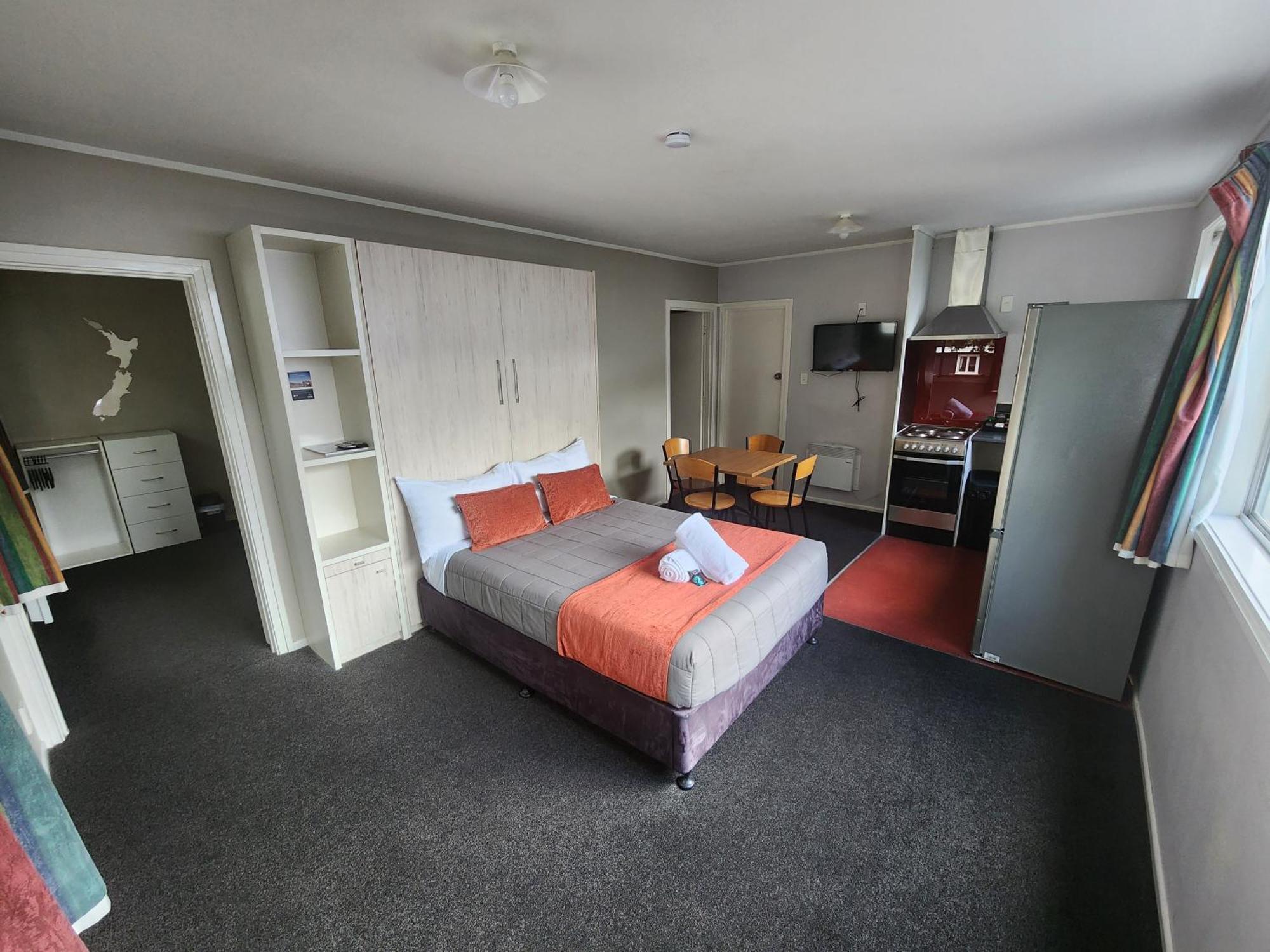Pinewood Queenstown Extérieur photo