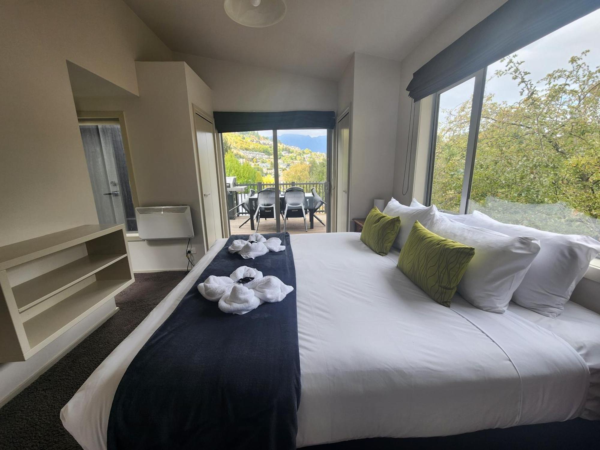Pinewood Queenstown Extérieur photo