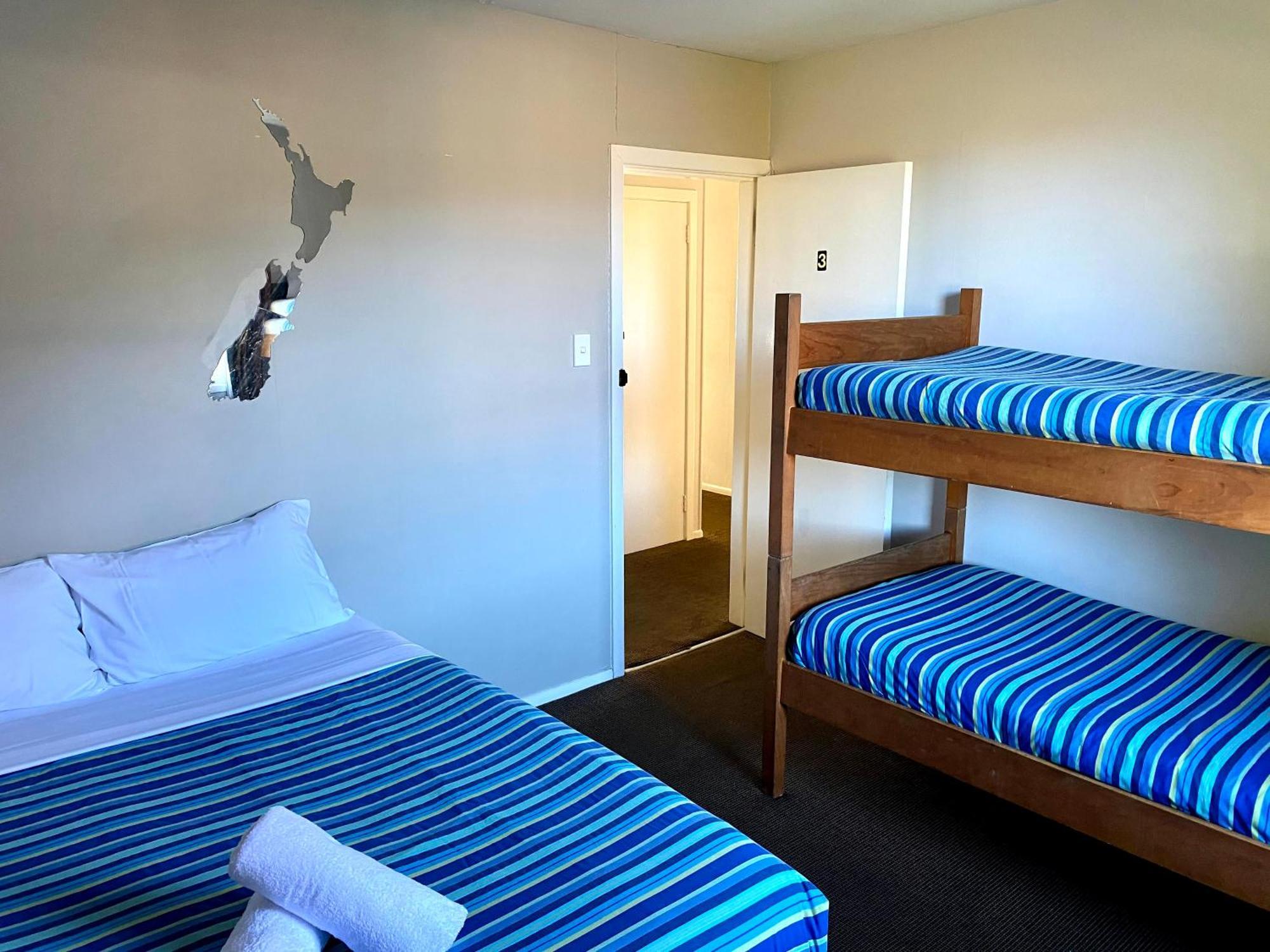 Pinewood Queenstown Extérieur photo